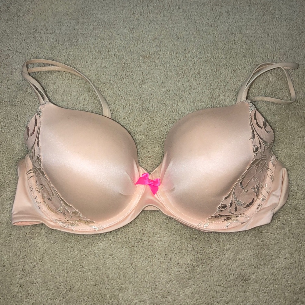 Light pink with lace detail VS bra